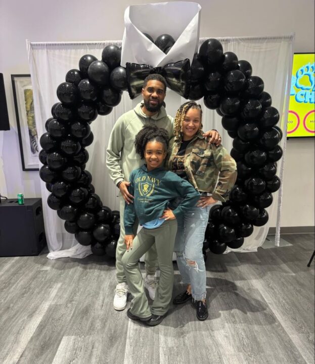 Diona Nicole Murray with husband and daughter